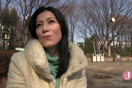 Getting Hot And Bothered With A Mature Woman's Body - Jav Video Inside!