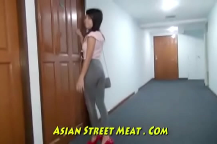 Thai Beauty Revealed - Exploring The Mind-Blowing Curves Of A Young Temptress